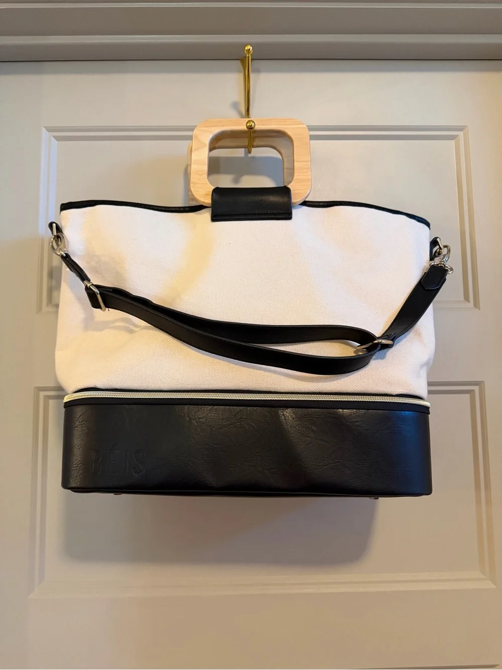 BEIS tote white